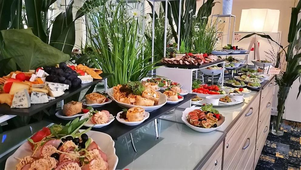 Green Garden Hotel Raszyn Eksteriør bilde