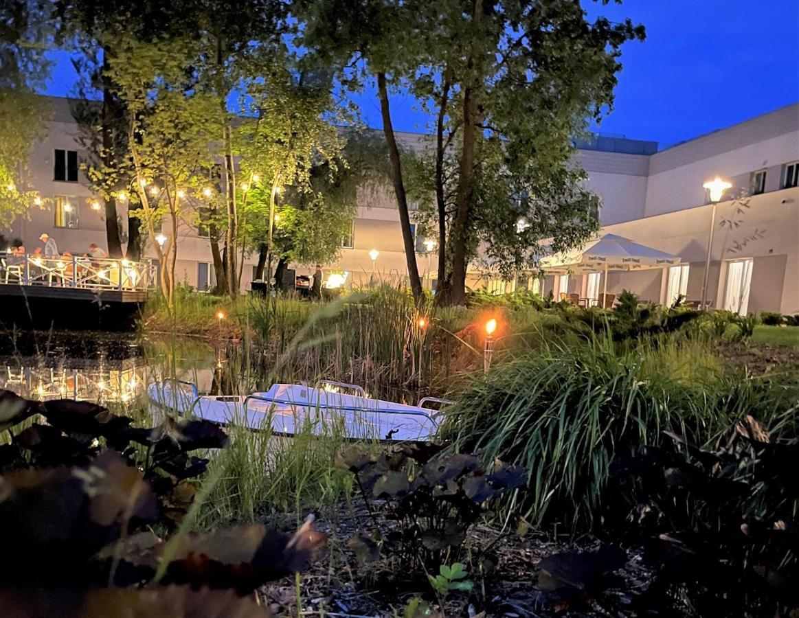 Green Garden Hotel Raszyn Eksteriør bilde