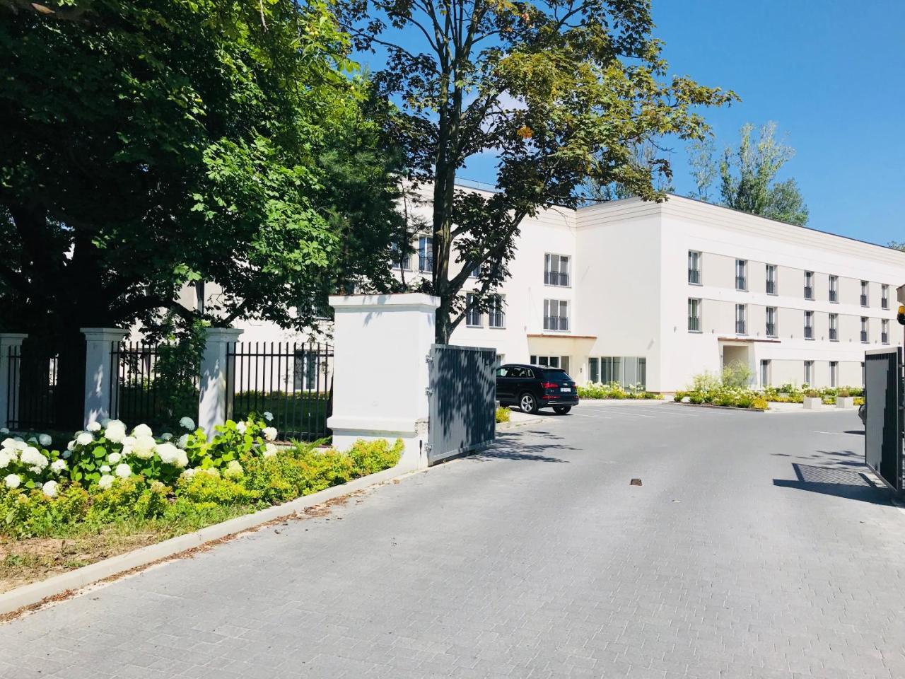 Green Garden Hotel Raszyn Eksteriør bilde
